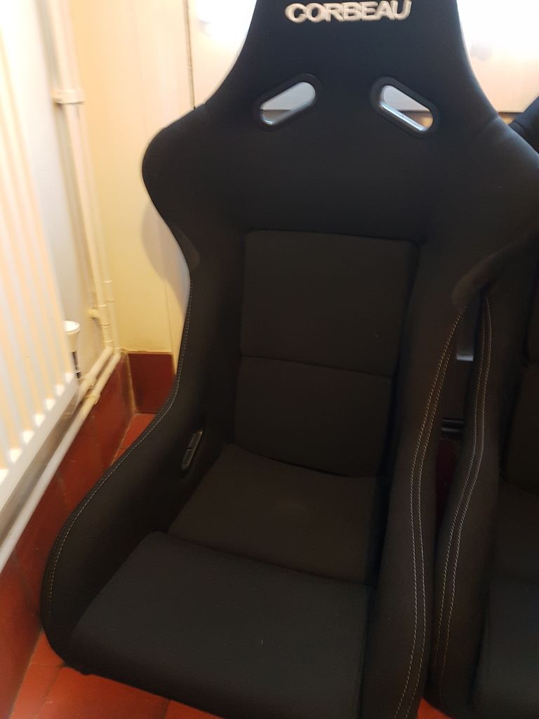 Corbeau clubsport bucket seats with omp frames